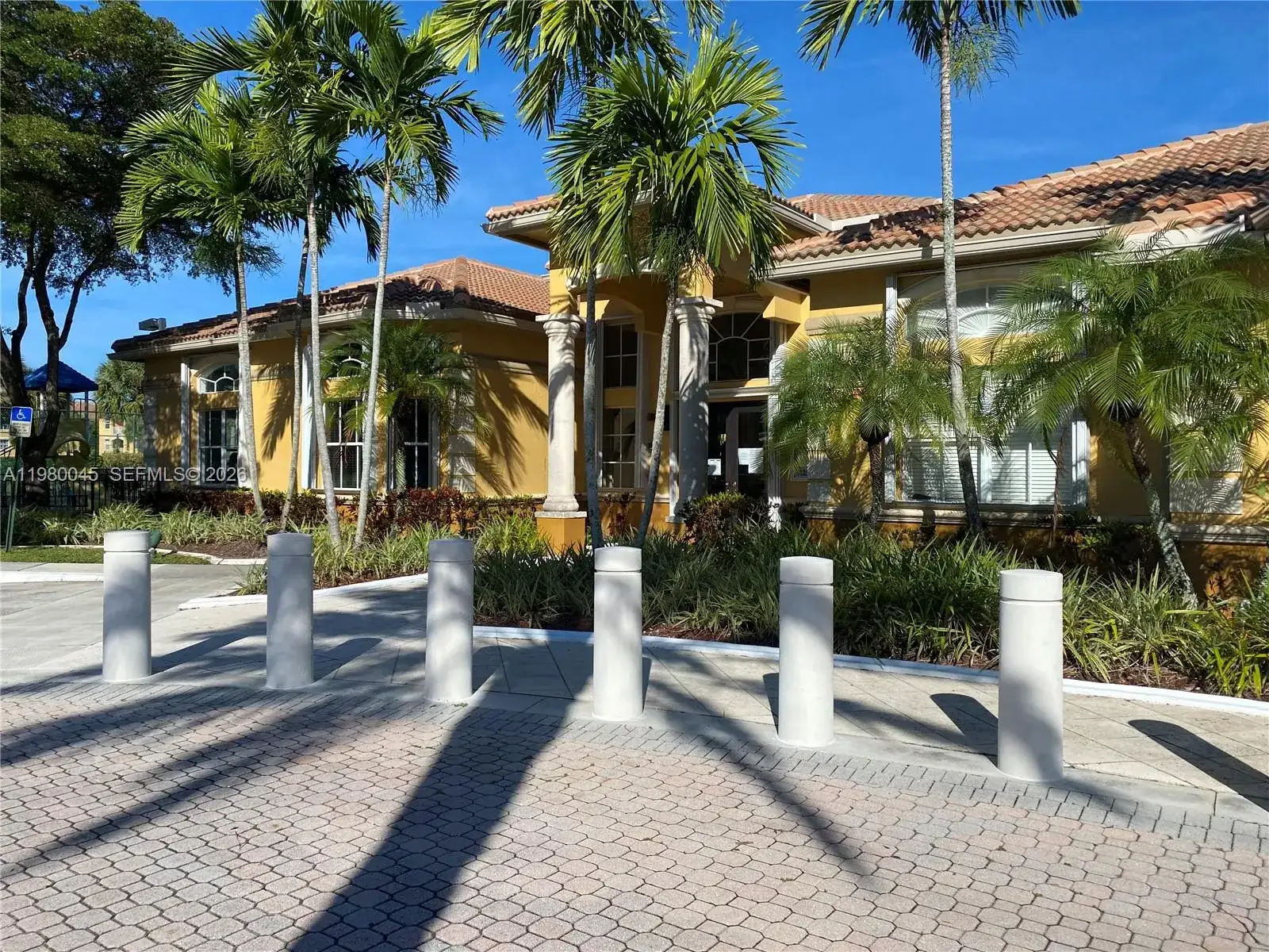 9645 NW 1ST CT # 302, Pembroke Pines FL 33024 photo 4