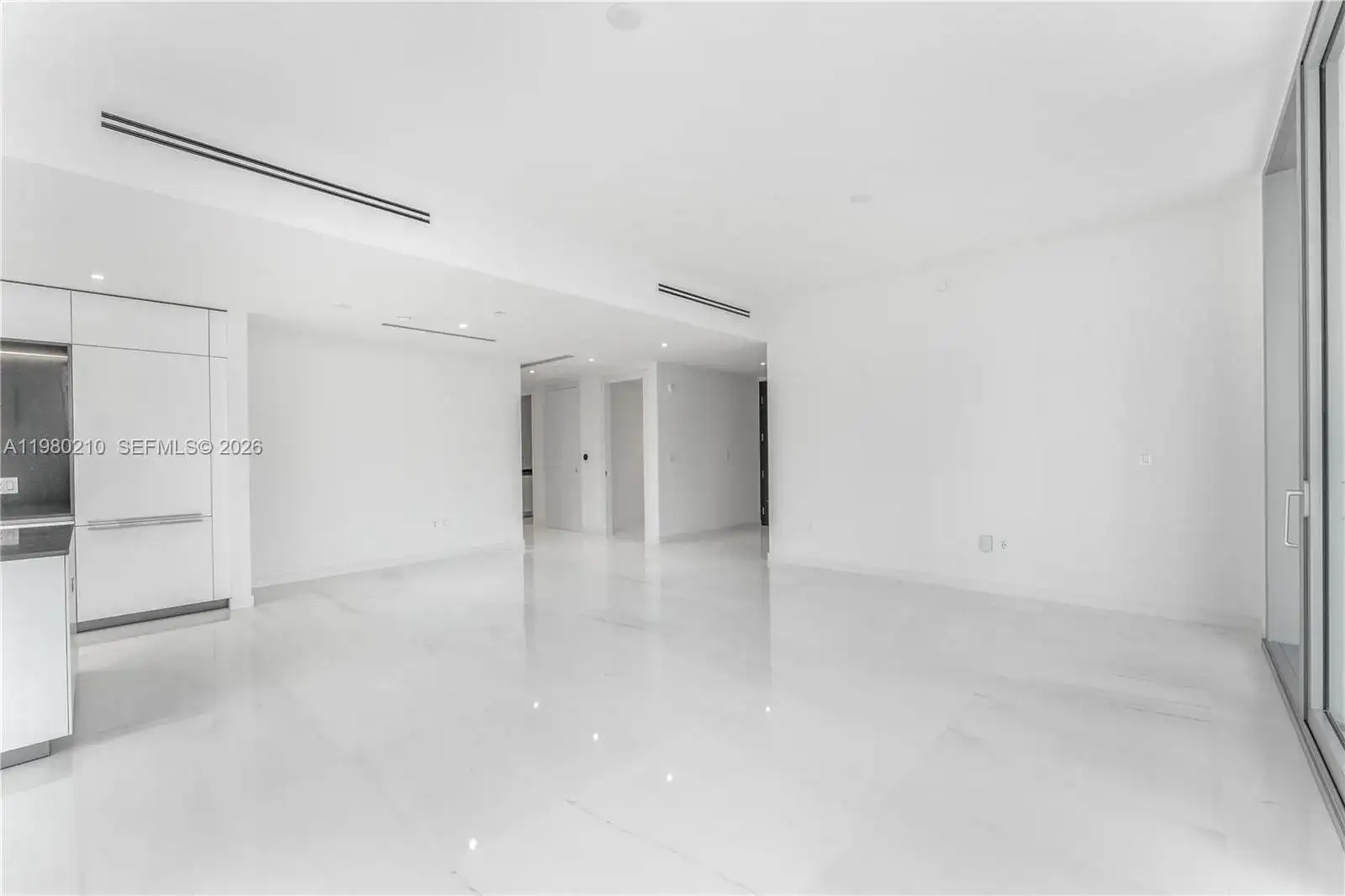 300 Biscayne Blvd Way # 2507, Miami FL 33131 photo 2