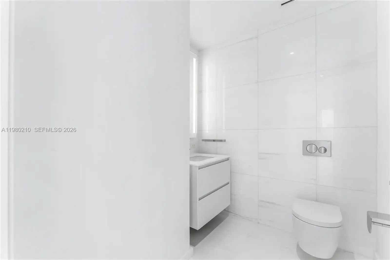 300 Biscayne Blvd Way # 2507, Miami FL 33131 photo 3
