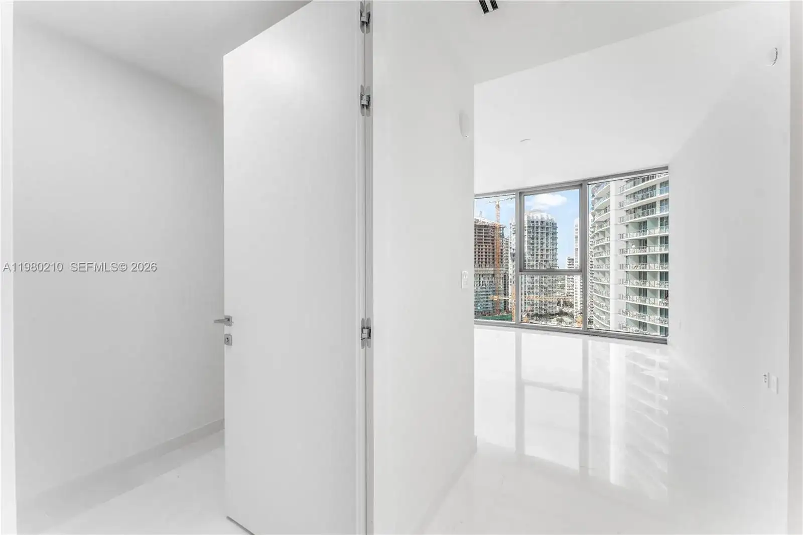 300 Biscayne Blvd Way # 2507, Miami FL 33131 photo 4