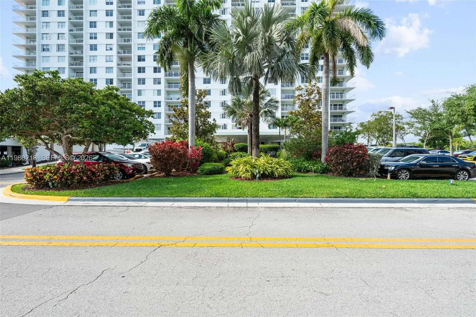 500 Bayview Dr # 325, Sunny Isles Beach FL 33160 photo 3