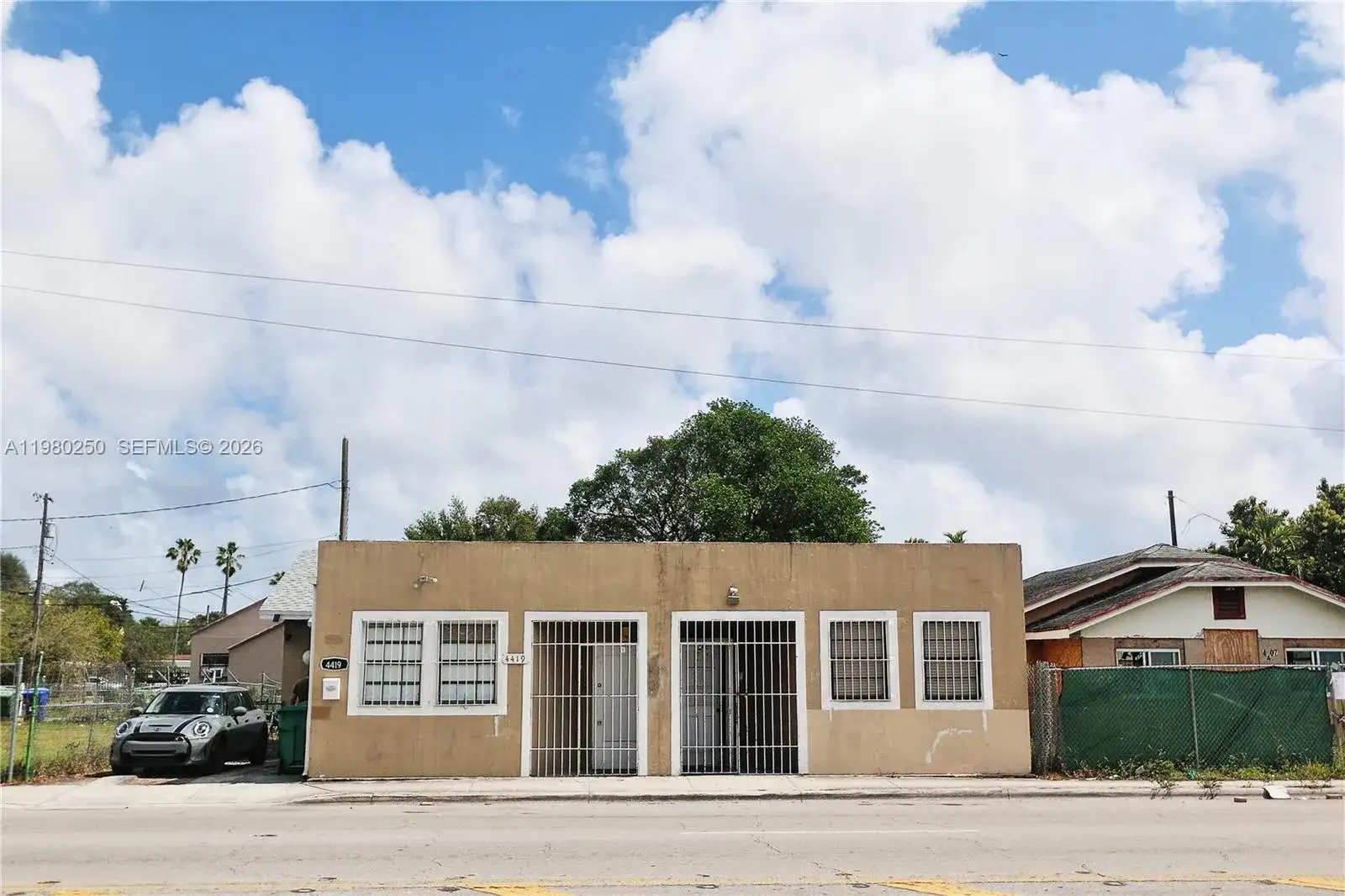 4419 NW 17th Ave, Miami FL 33142 photo 2