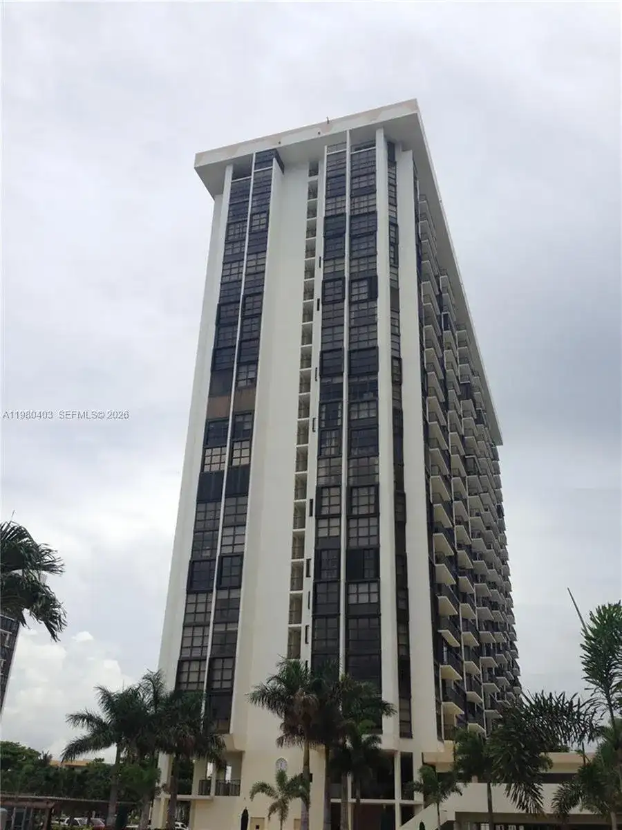 1901 Brickell Ave # B1407, Miami FL 33129 photo 3