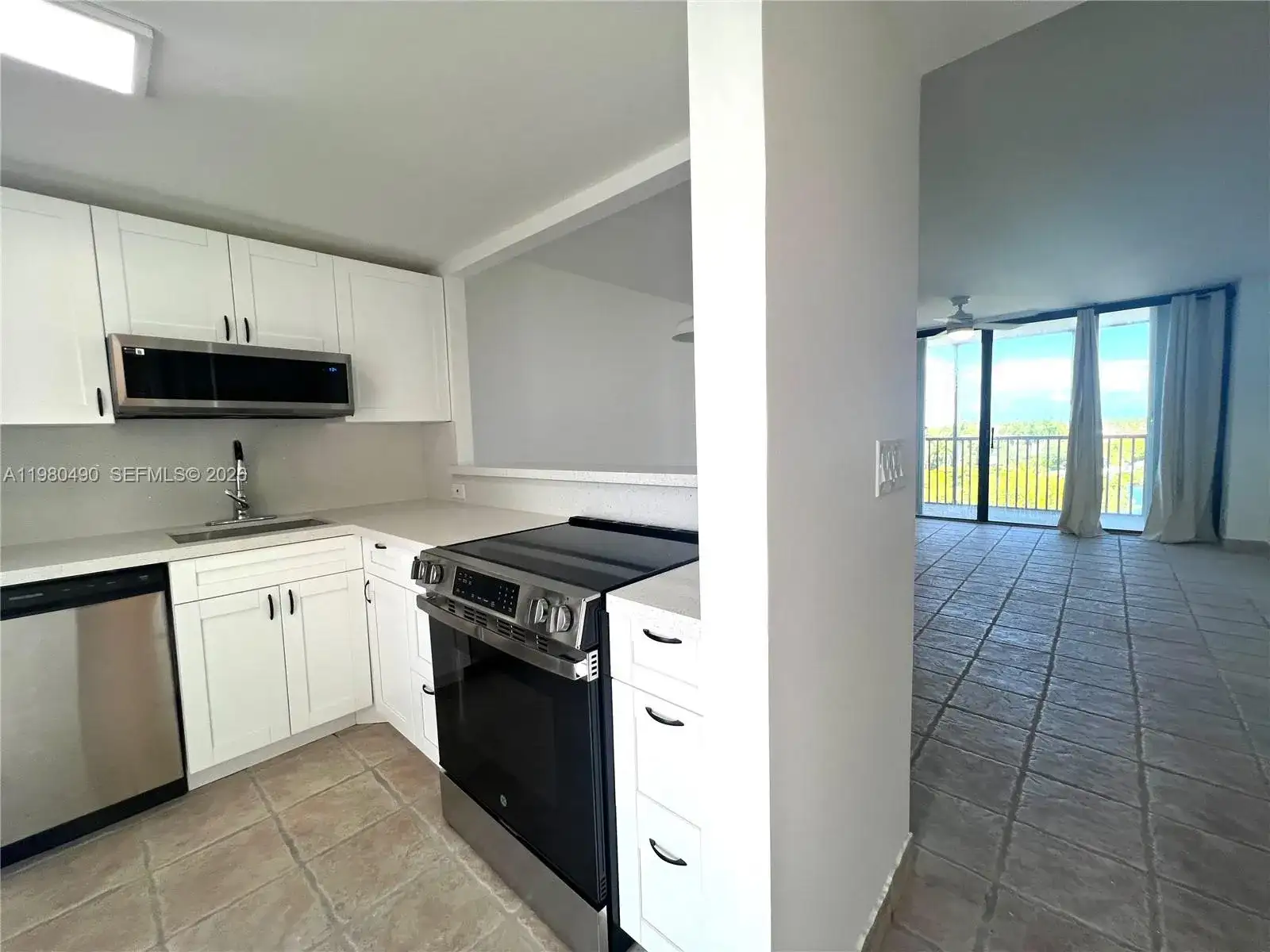 3475 N Country Club Dr # 716, Aventura FL 33180 photo 2