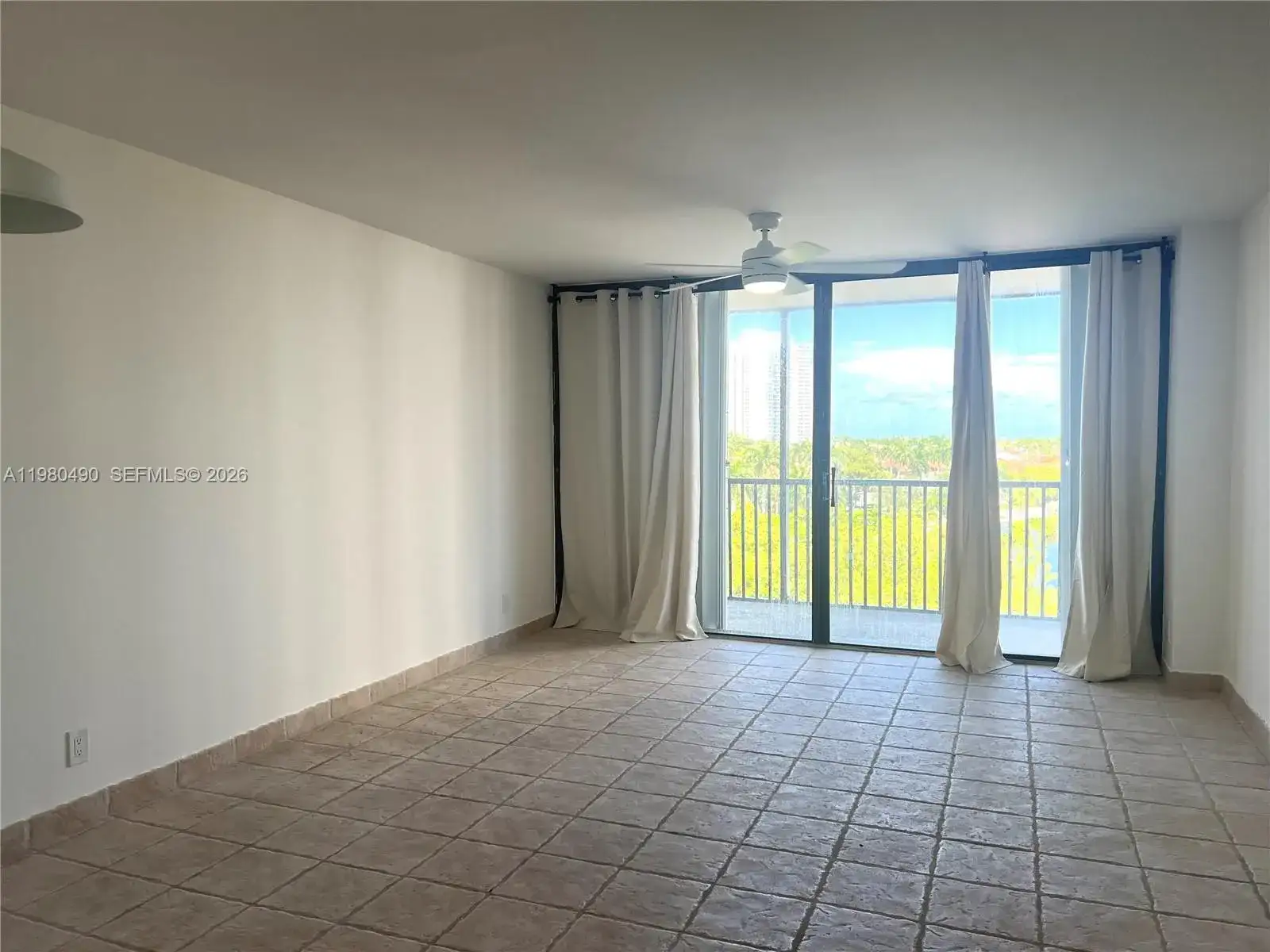 3475 N Country Club Dr # 716, Aventura FL 33180 photo 4