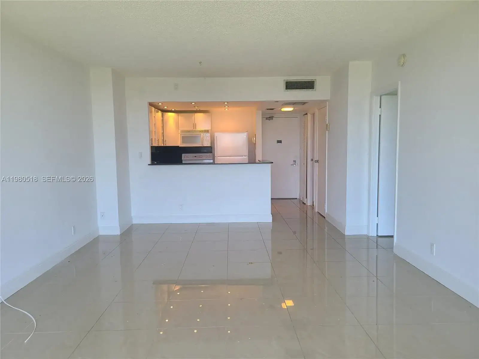 20335 W Country Club Dr # 705, Aventura FL 33180 photo 4