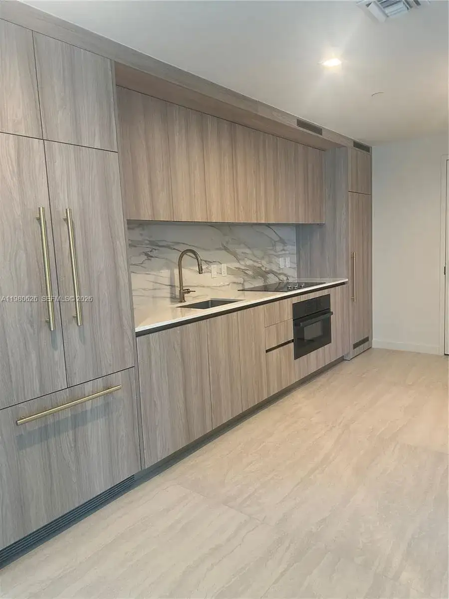 77 SE 5th st # 2506, Miami FL 33131 photo 2