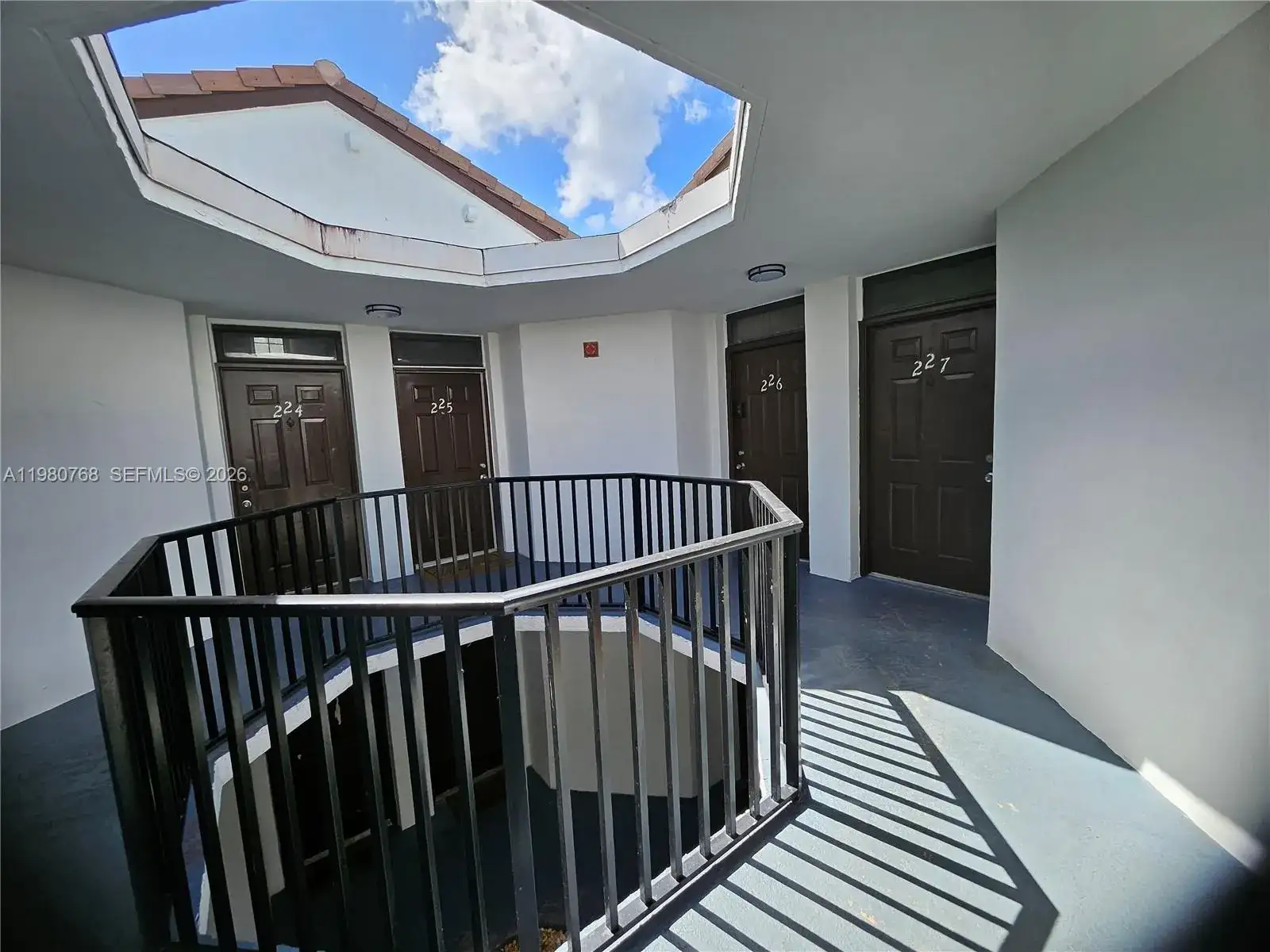 216 Lake Pointe Dr # 227, Oakland Park FL 33309 photo 4