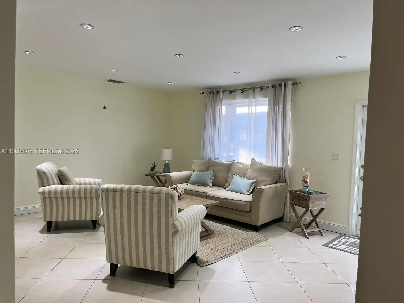 685 W 77th St, Hialeah FL 33014 photo 5