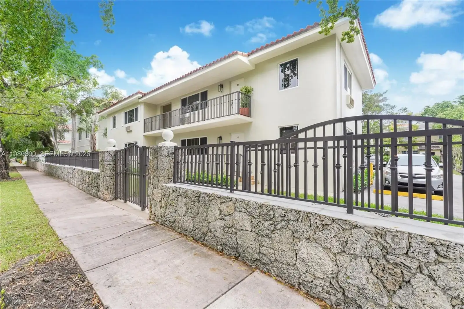 35 Antilla Ave, Coral Gables FL 33134 photo 2