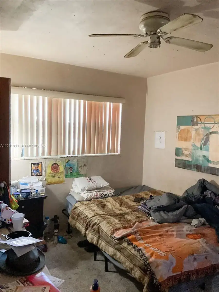 2515 SW 44th Ave, West Park FL 33023 photo 4