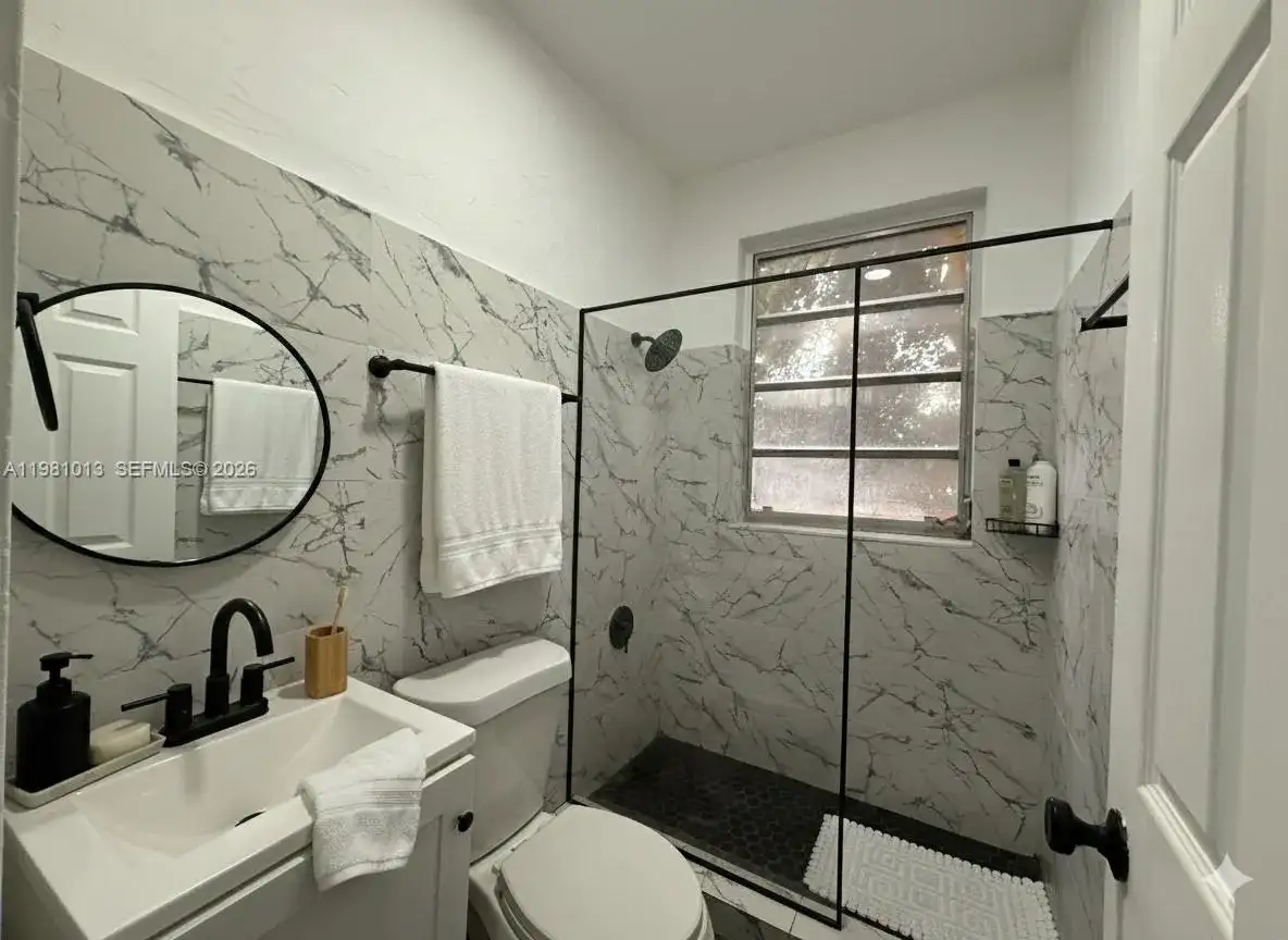 1560 SW 5th St # 11, Miami FL 33135 photo 2