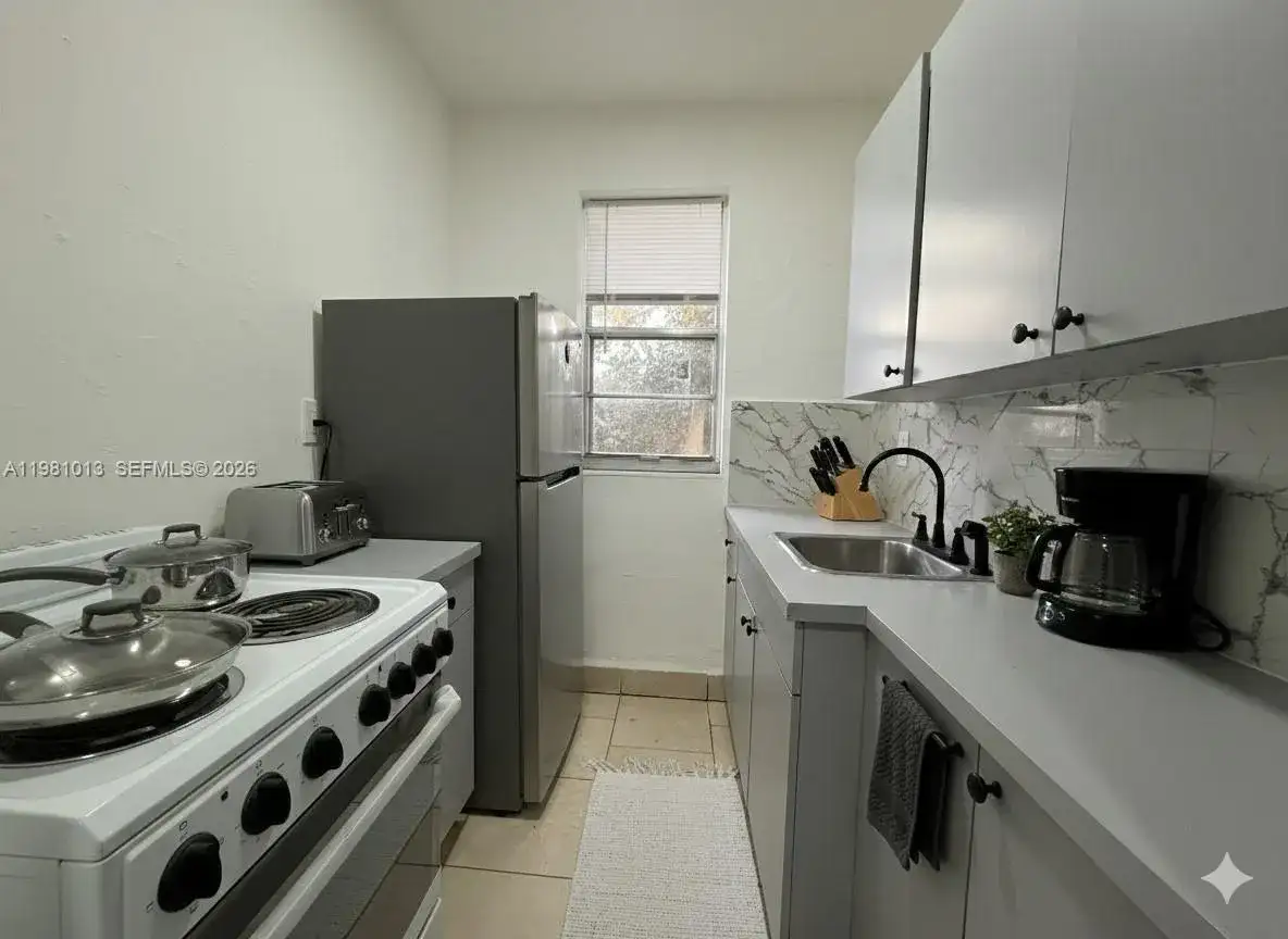 1560 SW 5th St # 11, Miami FL 33135 photo 4