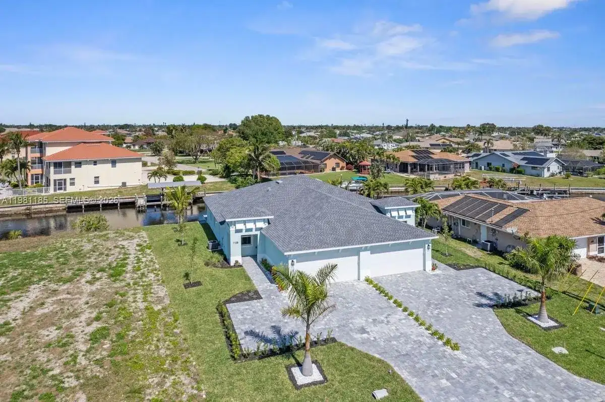 1107 SE 38 ST, Cape Coral FL 33904 photo 5