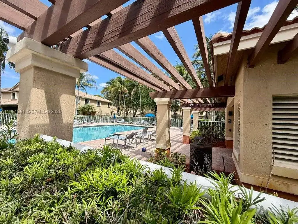 3813 Tree Top Dr, Weston FL 33332 photo 4