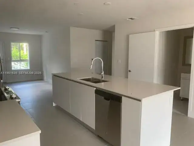 2555 NE 193rd St # 2108, Miami FL 33180 photo 3