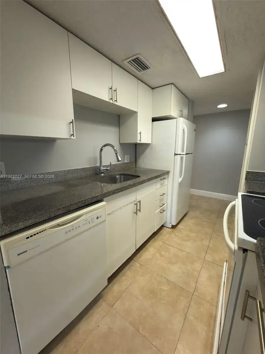 4521 W Mcnab Rd # 11, Pompano Beach FL 33069 photo 2