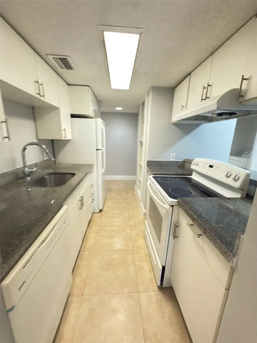 4521 W Mcnab Rd # 11, Pompano Beach FL 33069 photo 4