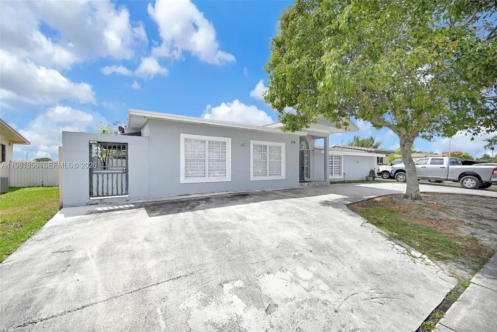 756 W 53rd St, Hialeah FL 33012 photo 2