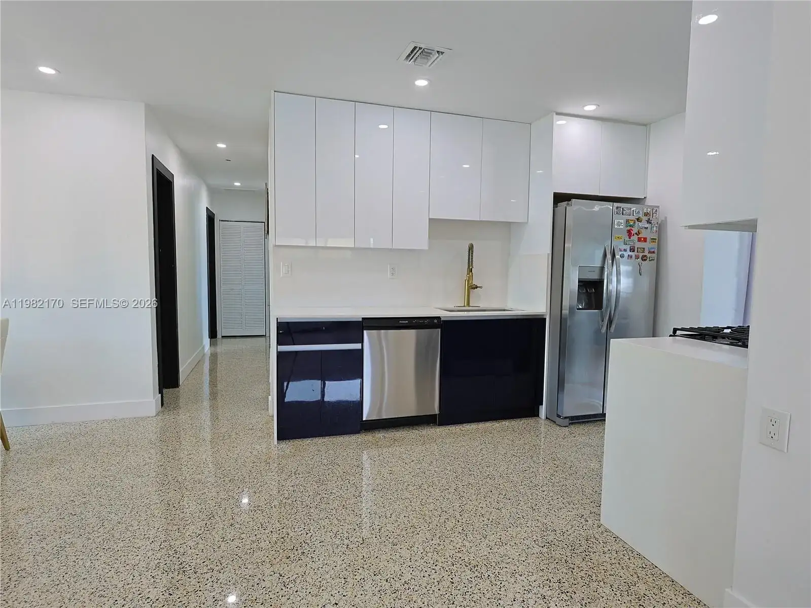 9460 Martinique Dr, Cutler Bay FL 33189 photo 5