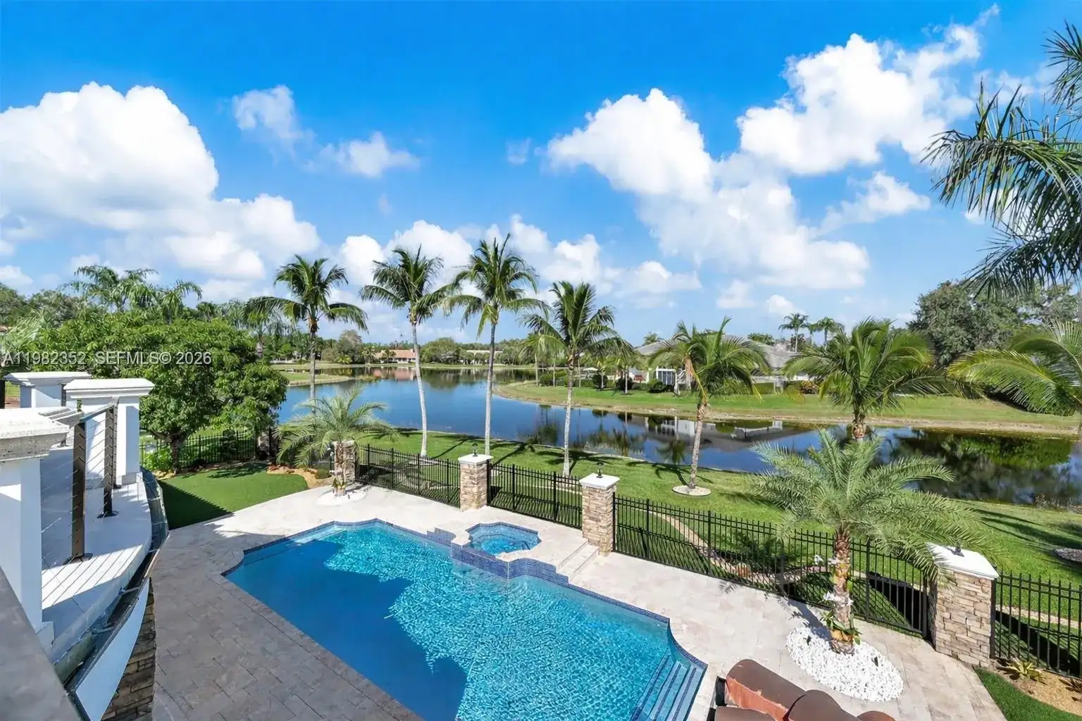 2905 Paddock Rd, Weston FL 33331 photo 2