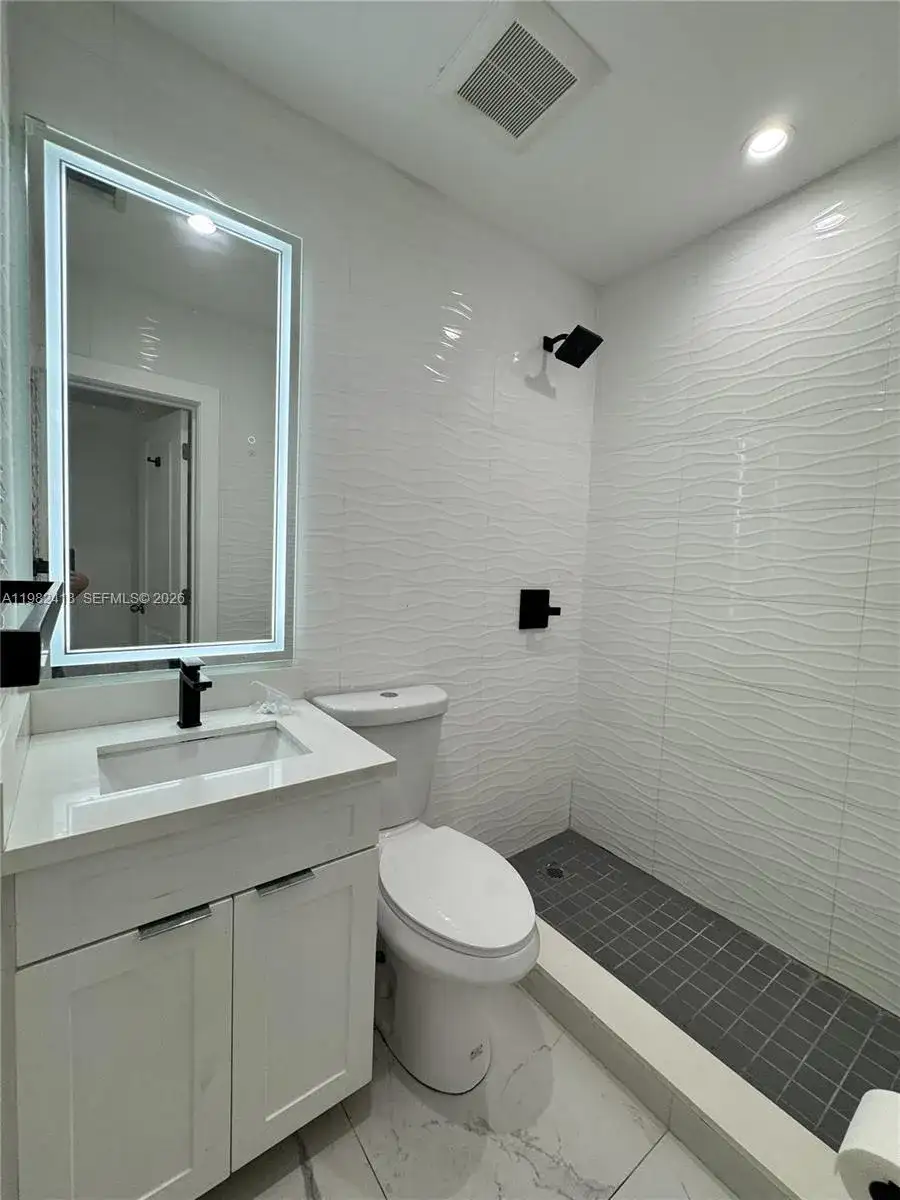 2142 NW 1st ST # 2142, Miami FL 33125 photo 5