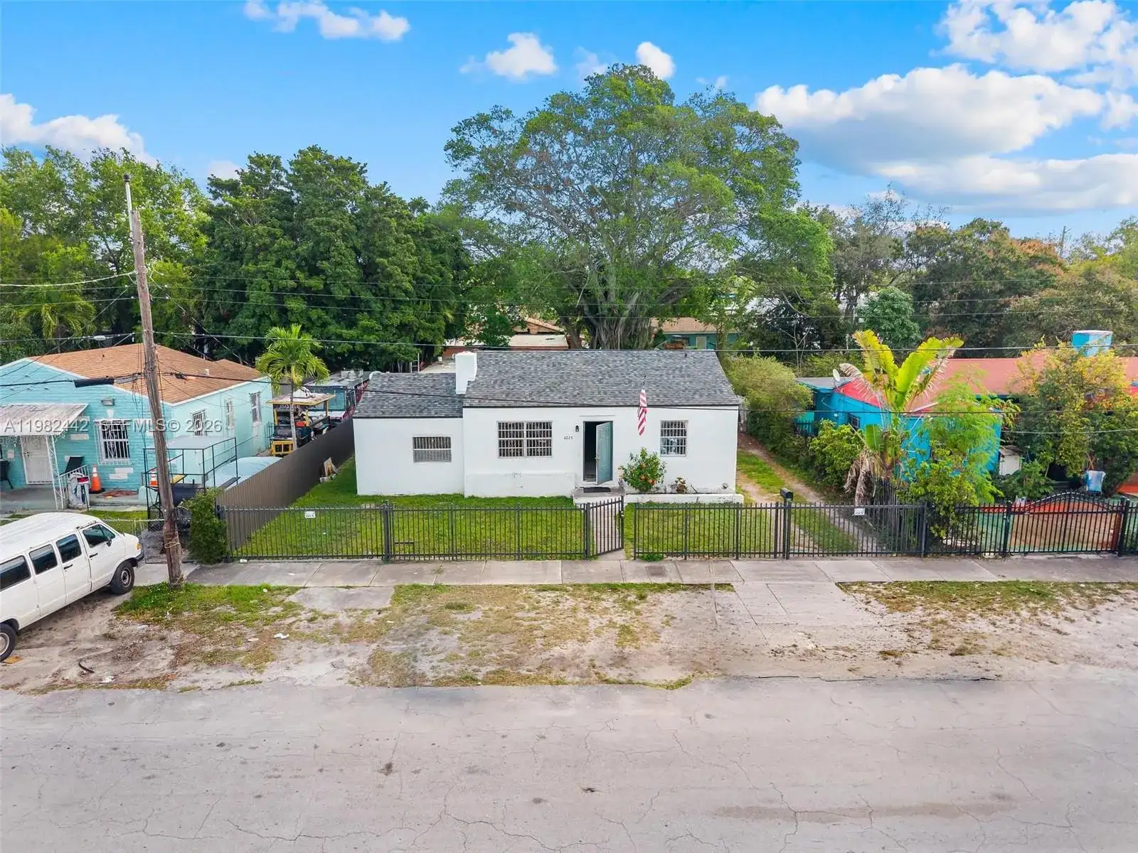 6223 NW Miami Pl, Miami FL 33150 photo 2