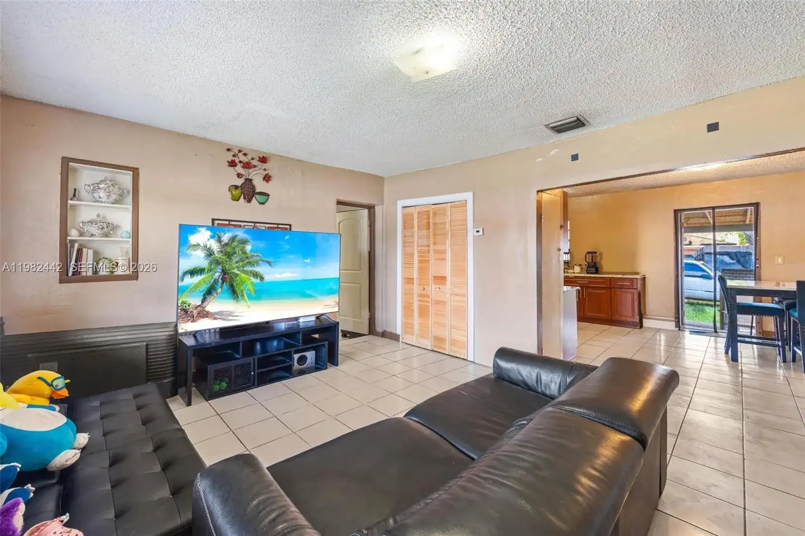 6223 NW Miami Pl, Miami FL 33150 photo 3