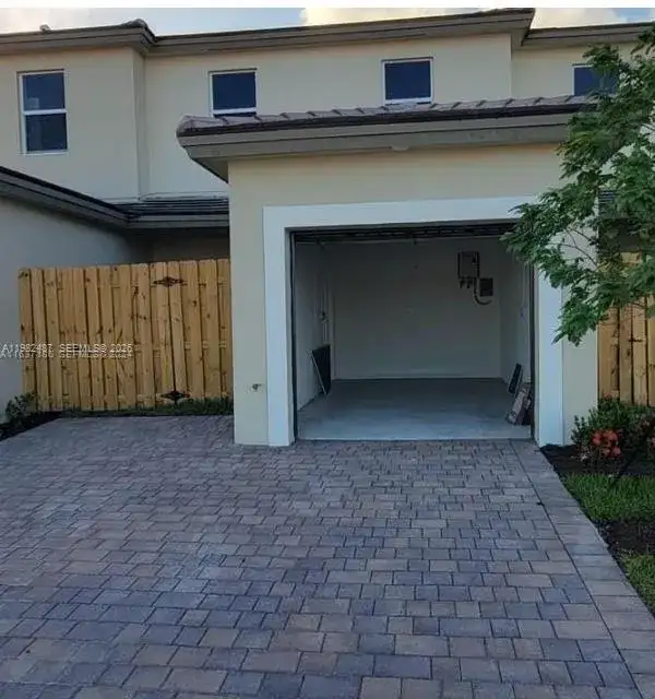 14816 SW 265th St, Homestead FL 33032 photo 2