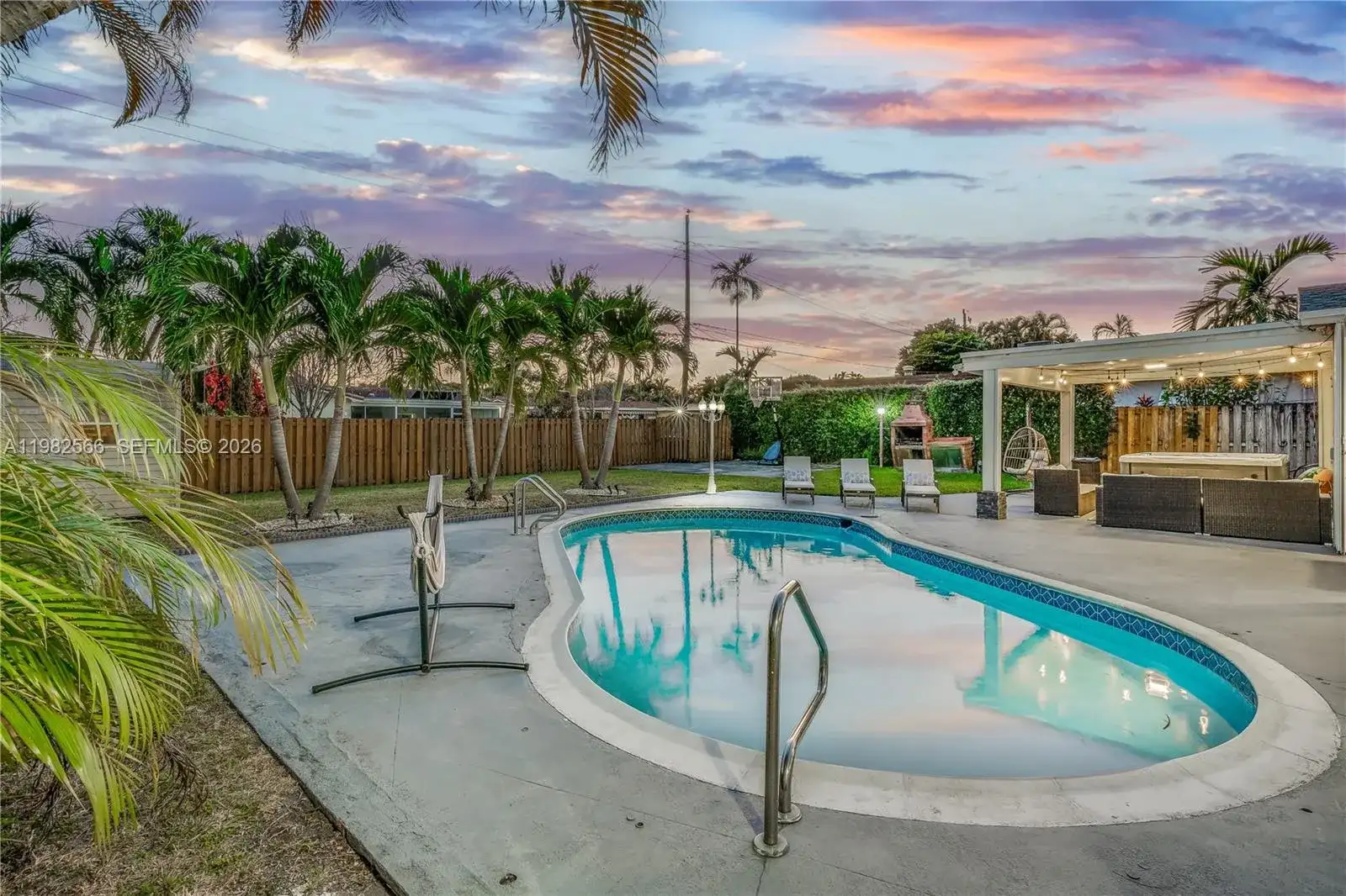 4212 Van Buren St, Hollywood FL 33021 photo 2