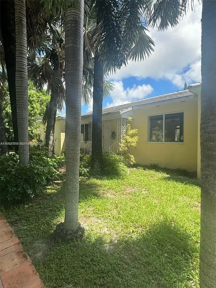 1015 NE 112th St, Biscayne Park FL 33161 photo 3