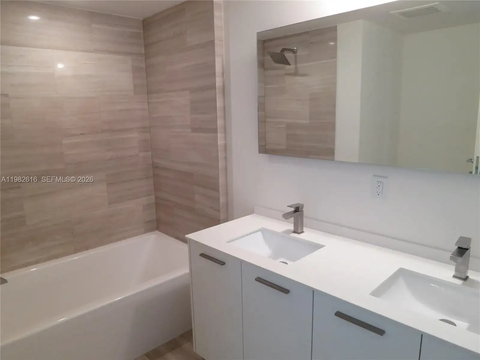 1300 BRICKELL BAY DR # 1100, Miami FL 33131 photo 4