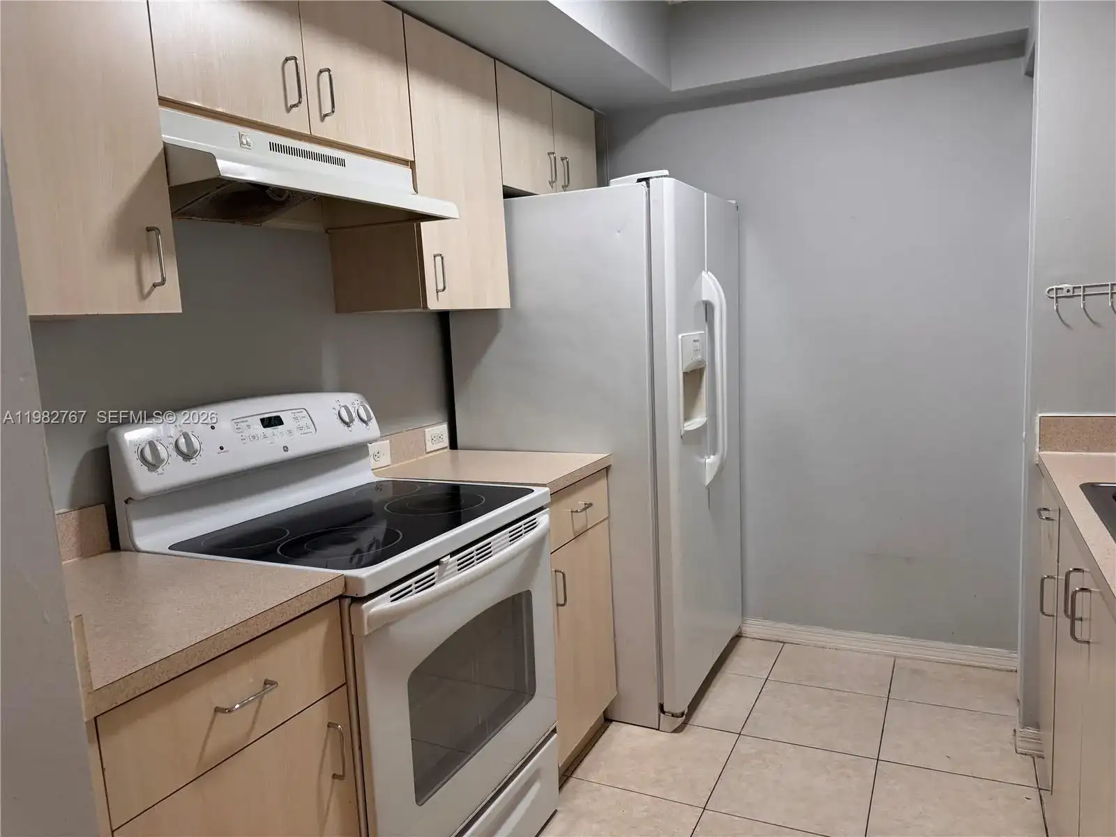 655 SW 111th Way # 105, Pembroke Pines FL 33025 photo 2
