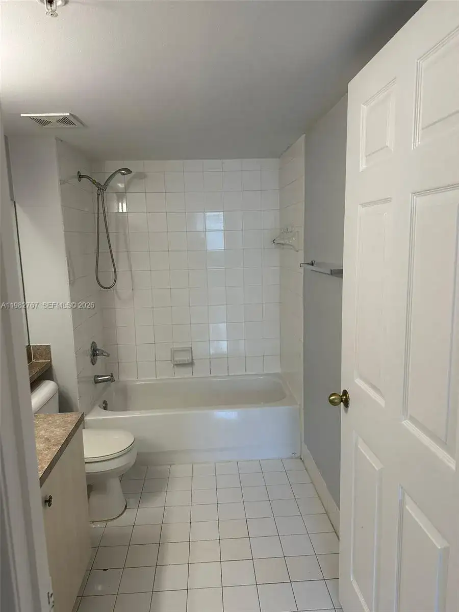 655 SW 111th Way # 105, Pembroke Pines FL 33025 photo 4