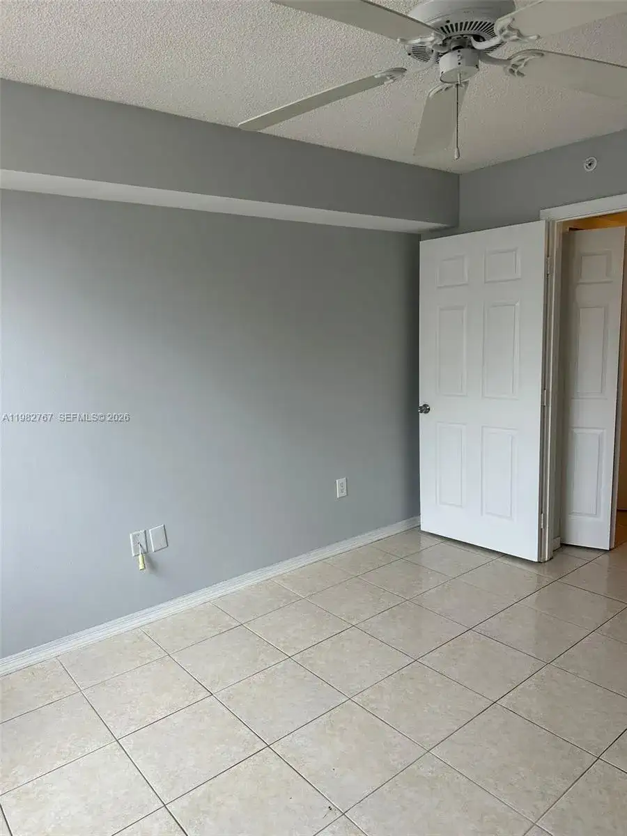 655 SW 111th Way # 105, Pembroke Pines FL 33025 photo 5