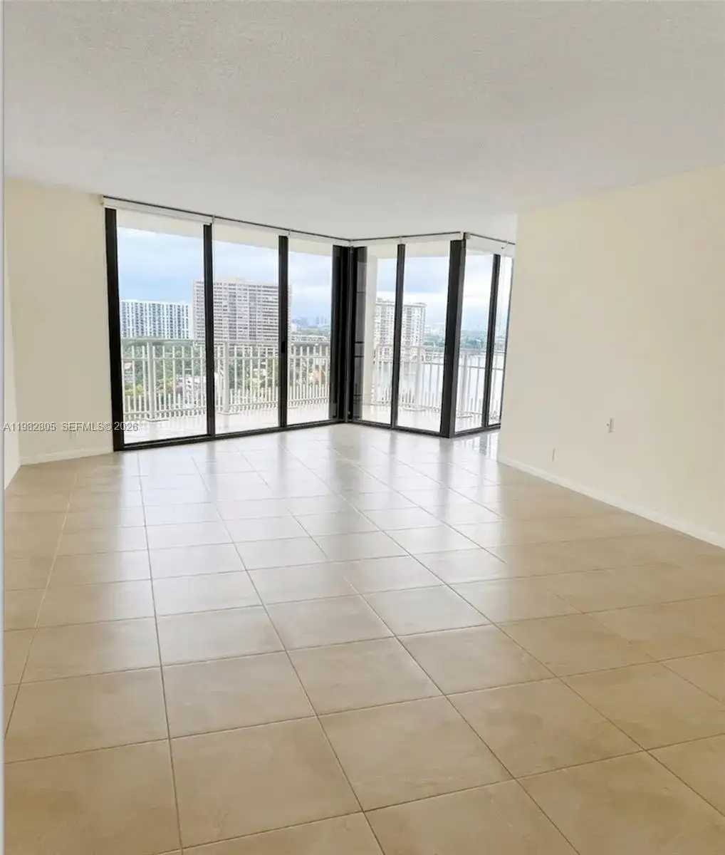 4000 Towerside Ter # 1401, Miami FL 33138 photo 3
