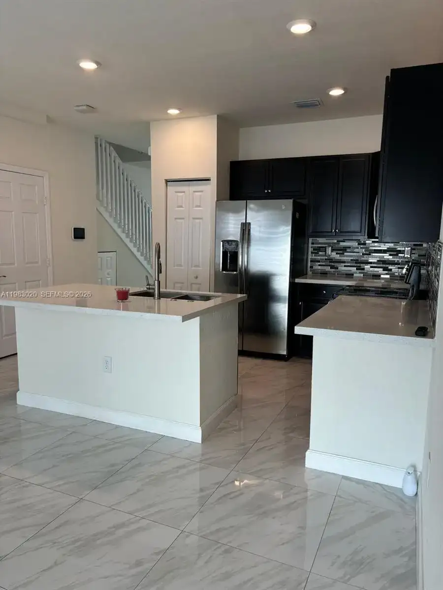 3337 W 105th Ter, Hialeah FL 33018 photo 3