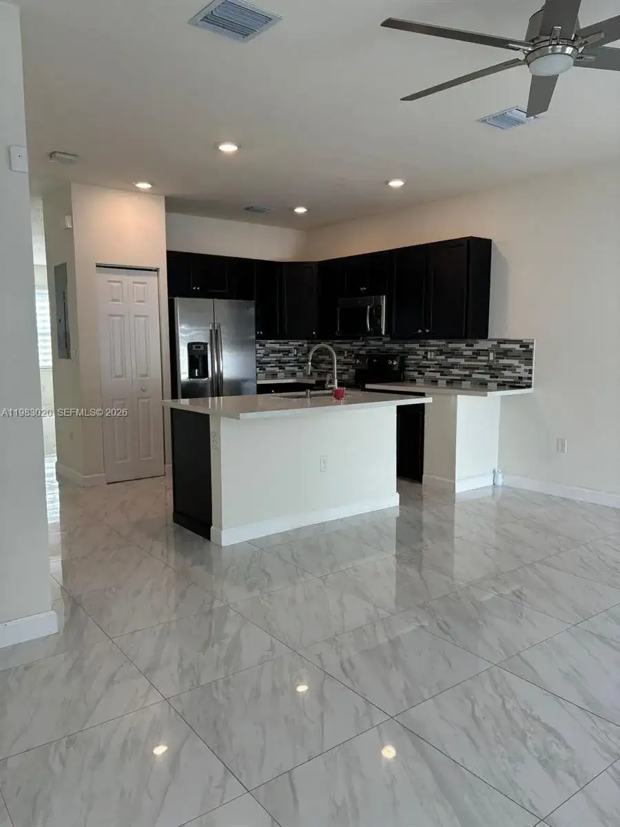 3337 W 105th Ter, Hialeah FL 33018 photo 5