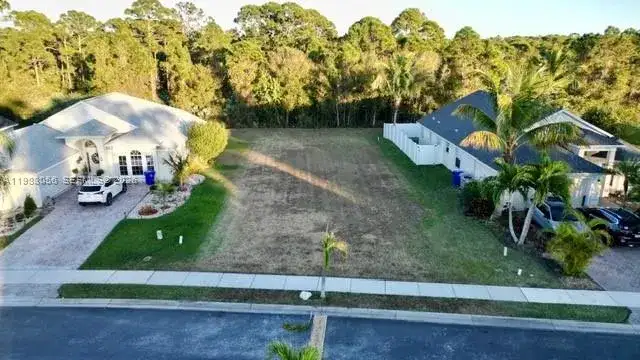 1570 SW 16th Ct SW, Vero Beach FL 32962 photo 2