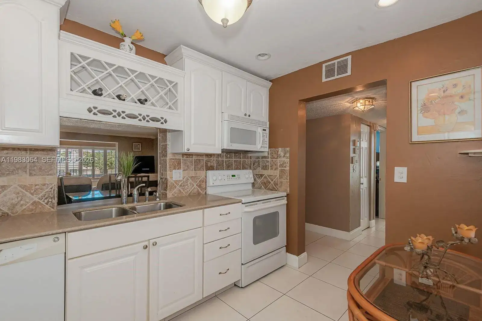 4270 NW 40th St # 201, Lauderdale Lakes FL 33319 photo 4