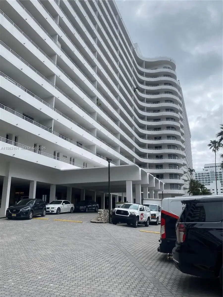 5555 Collins Ave # 17A, Miami Beach FL 33140 photo 2