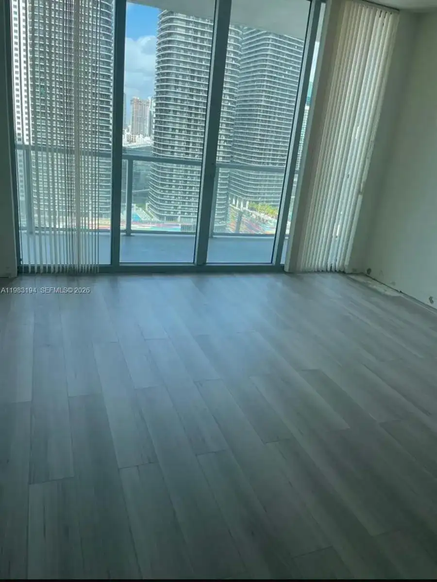 1111 SW 1st Ave, Miami FL 33130 photo 4
