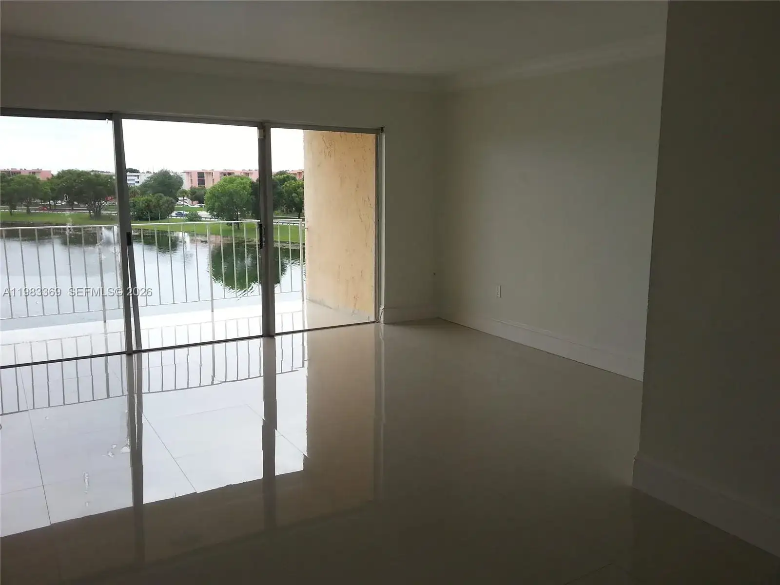 9351 Fontainebleau Blvd # B415, Miami FL 33172 photo 3