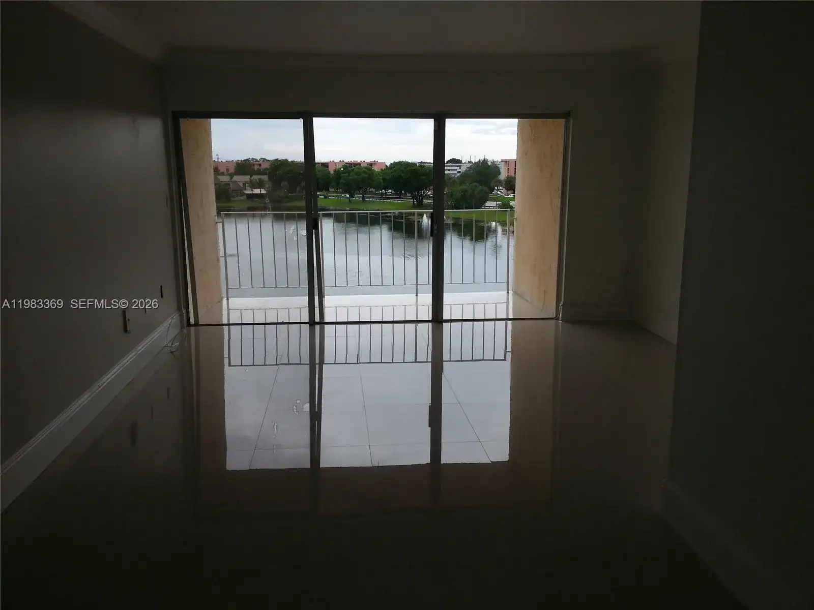 9351 Fontainebleau Blvd # B415, Miami FL 33172 photo 4