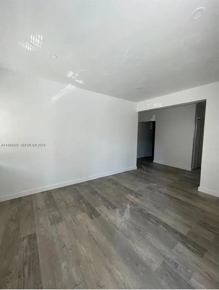 7600 Dickens Ave # 3, Miami Beach FL 33141 photo 2