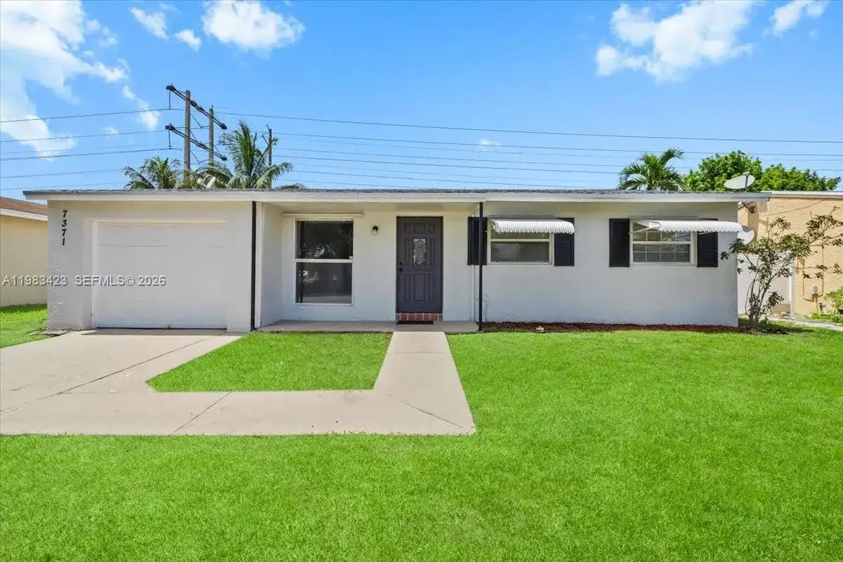 7371 SW 1st St, Margate FL 33068 photo 2