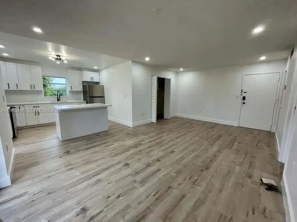4725 NW 7th St # 3, Miami FL 33126 photo 3