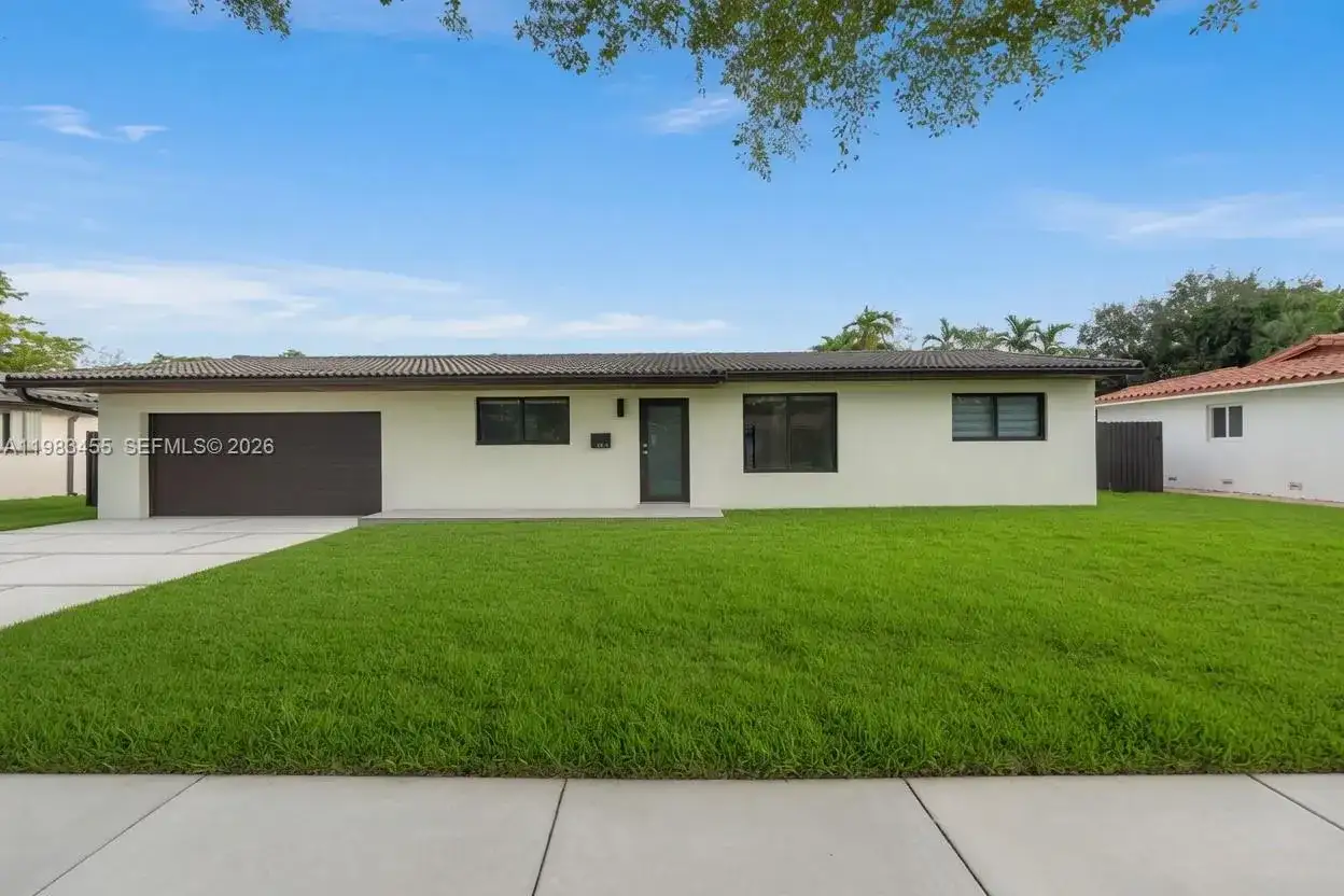 14515 Mahogany Ct, Miami Lakes FL 33014 photo 2