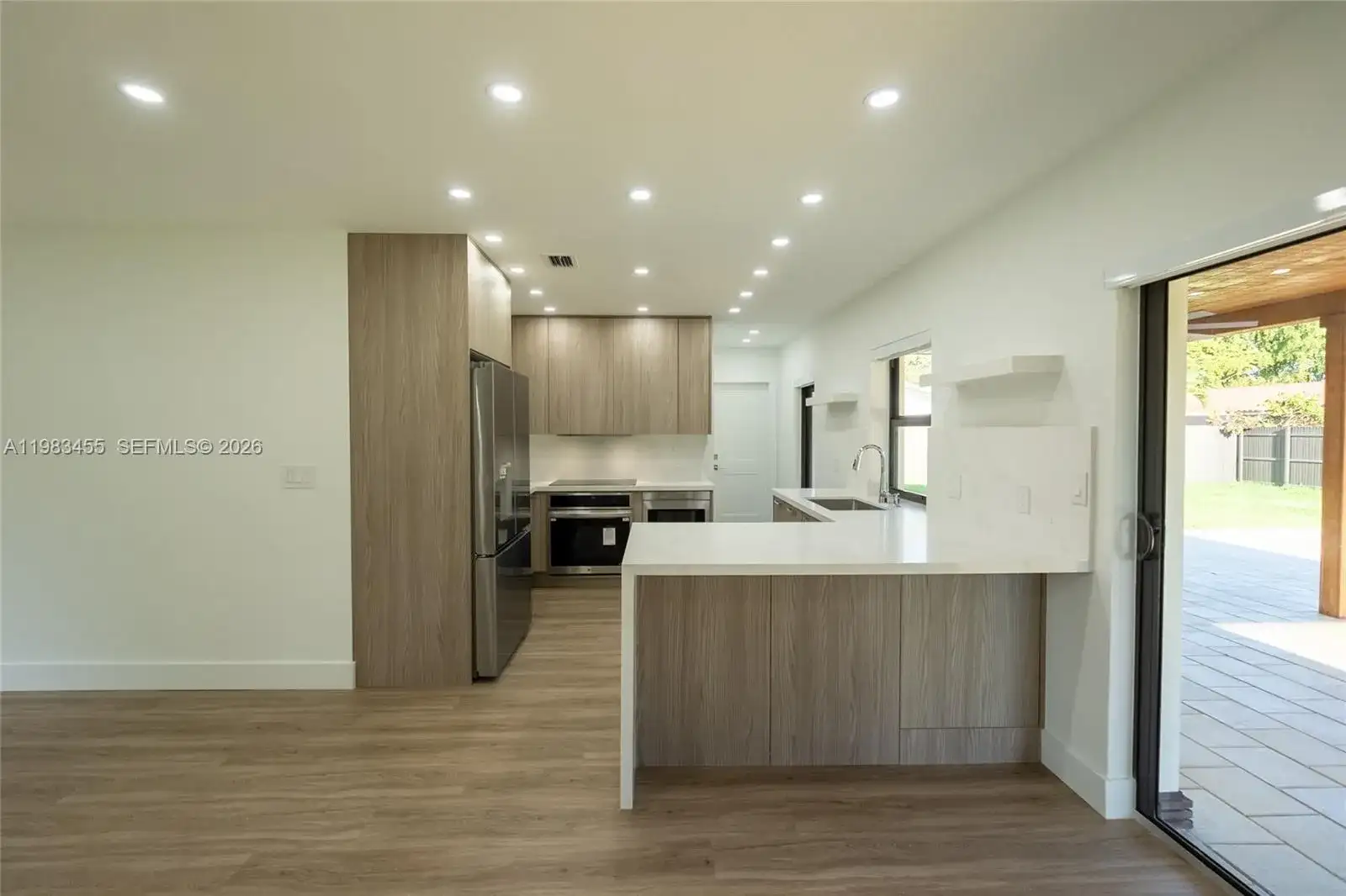 14515 Mahogany Ct, Miami Lakes FL 33014 photo 4