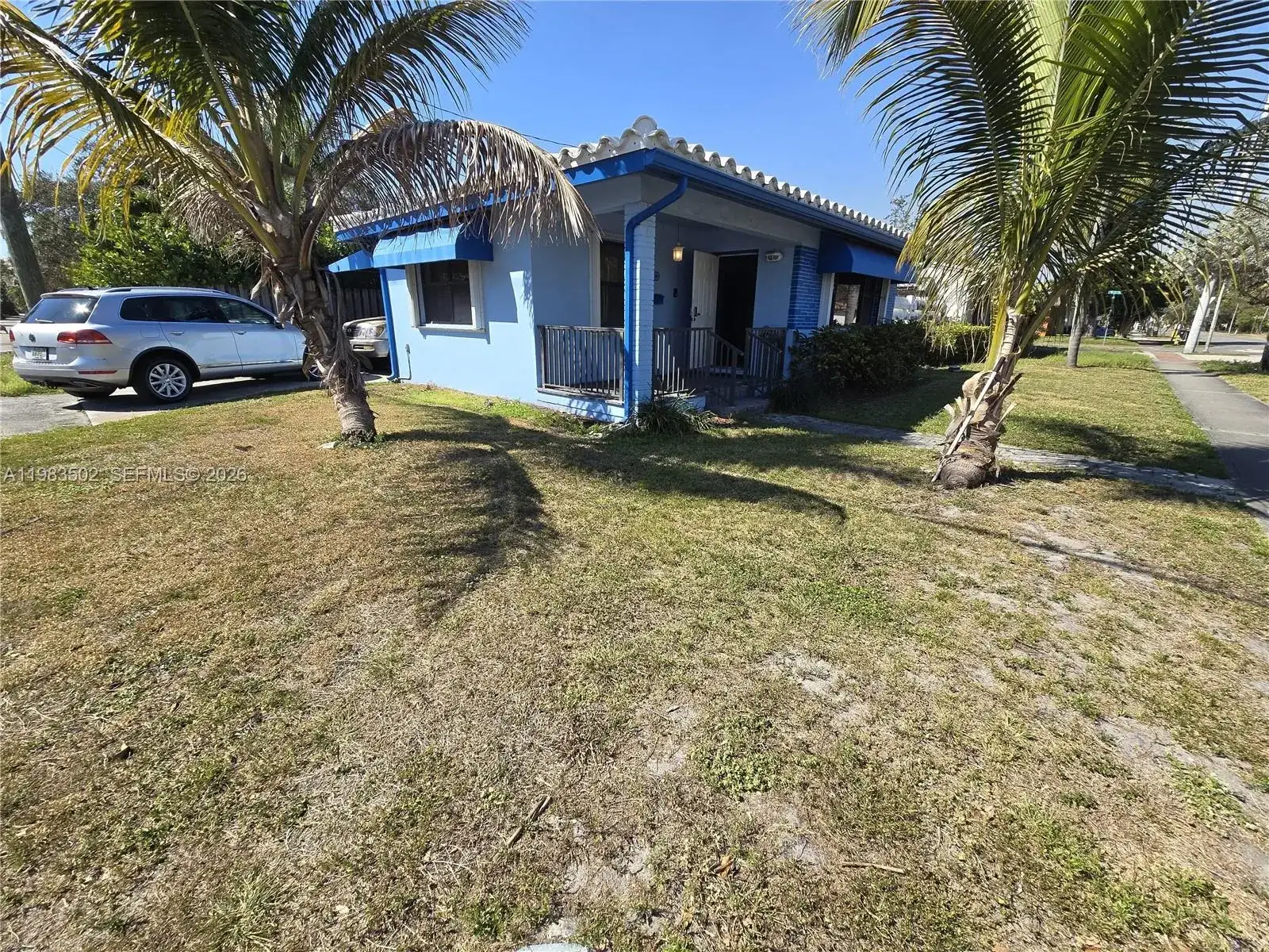 704 SW 2nd Ave, Dania Beach FL 33004 photo 2